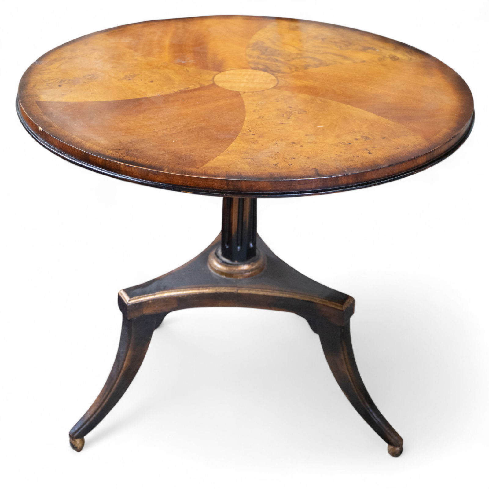 Woodbridge Circular Pedestal Table. (1 of 4)