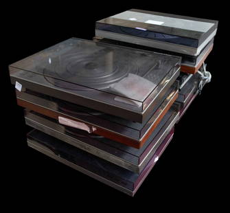 Lot of 9 Bang & Olufsen Turntables For Parts.: The lot includes 9 Bang & Olufsen record players for parts or repair. One of them is tangential. Some of the models included are Beogram 1600, Beogram, 2400, Beogram 5500, Beogram 2000, Beogram 1602,