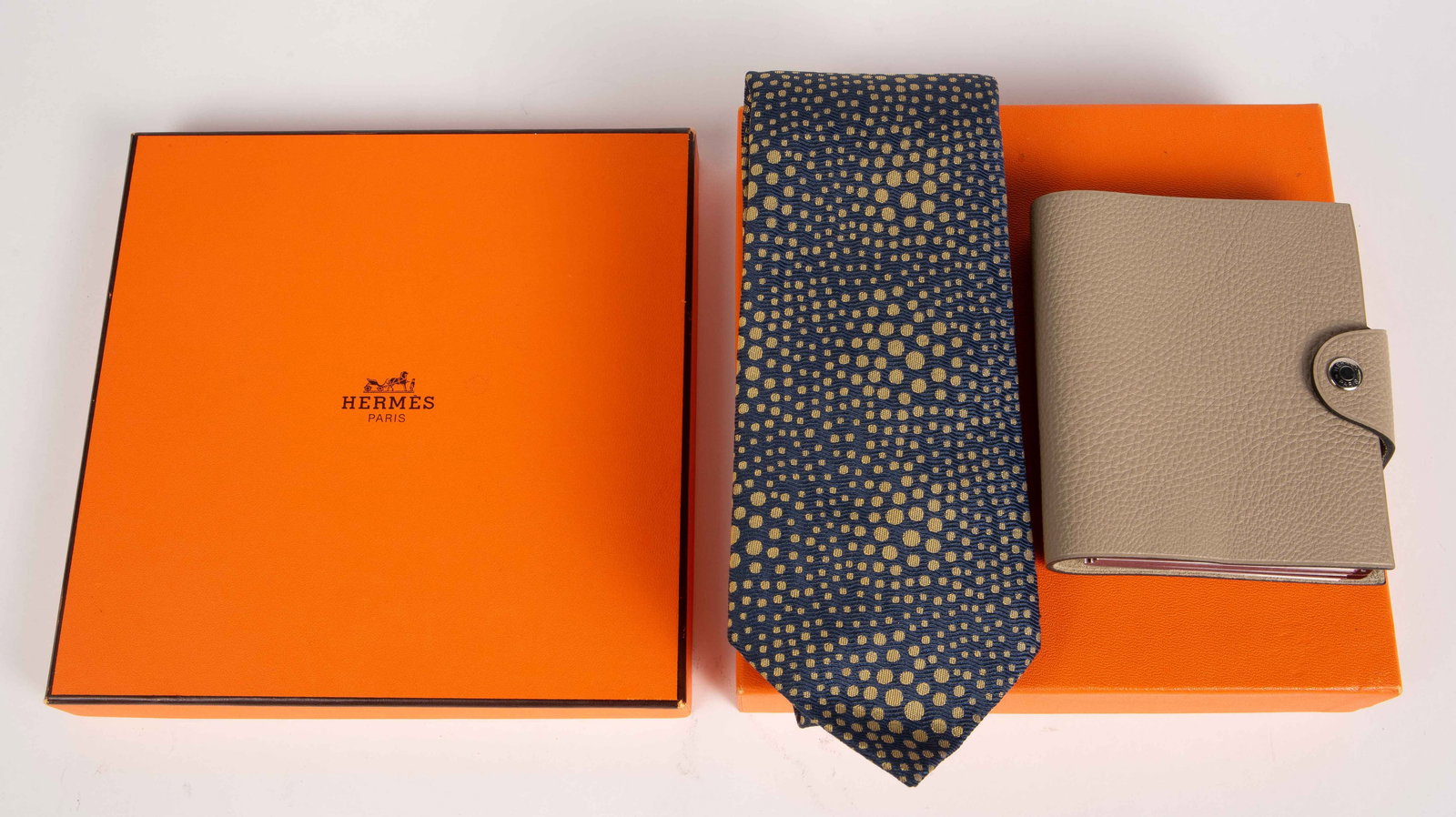 Lot: Hermes Address Book & Silk Tie. (1 of 6)