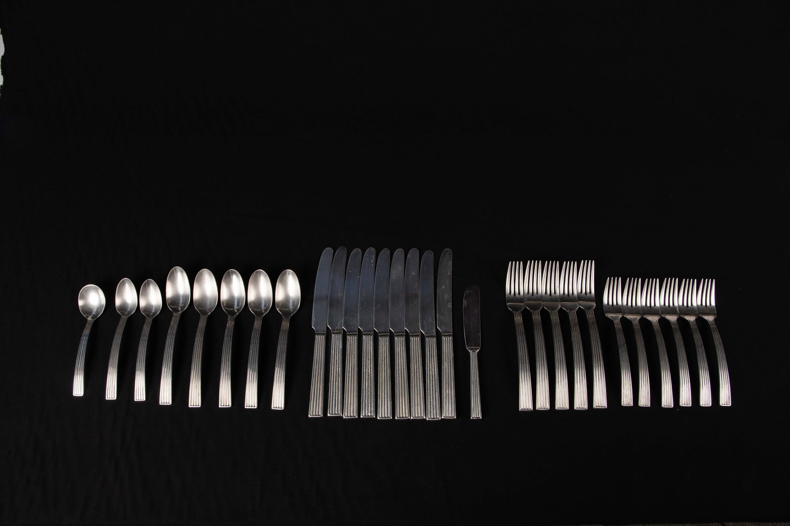 29 Pcs. Ralph Lauren "Bradley" Stainless Flatware. (1 of 5)