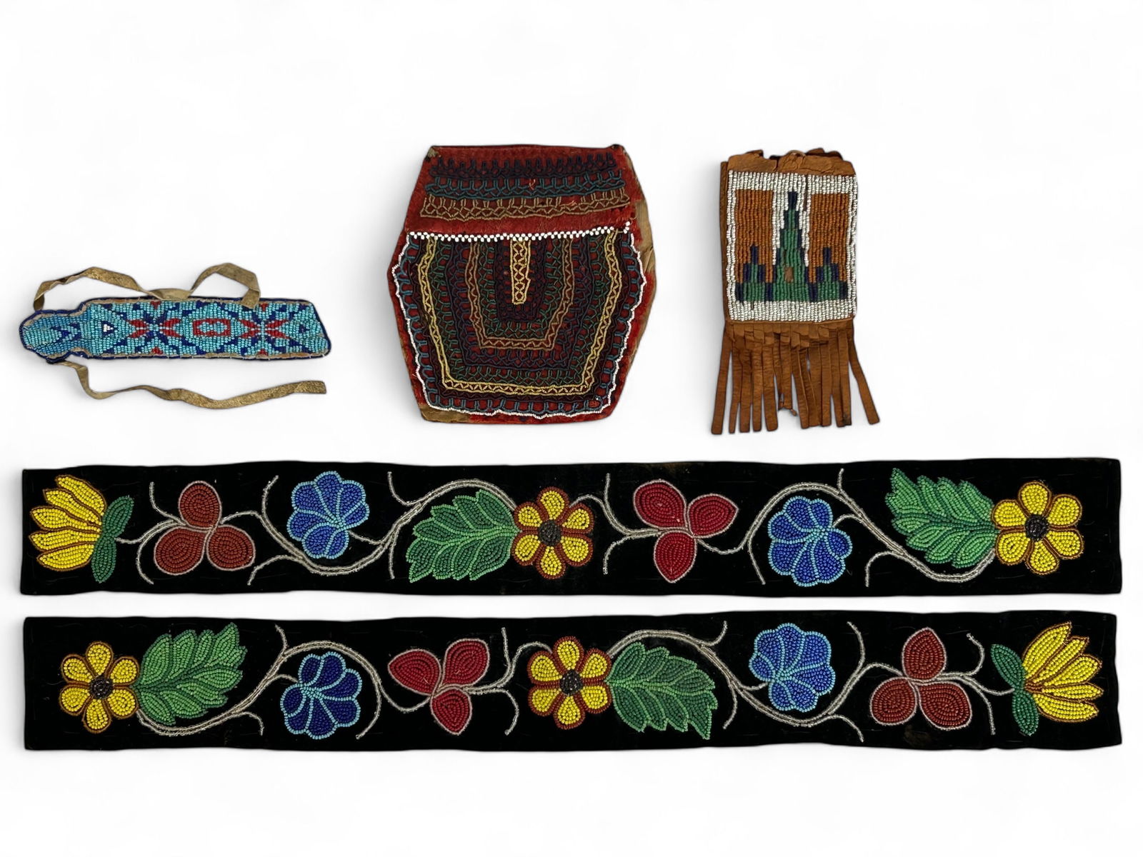 Lot of 5 Native American Indian Beadwork Items. (1 of 10)