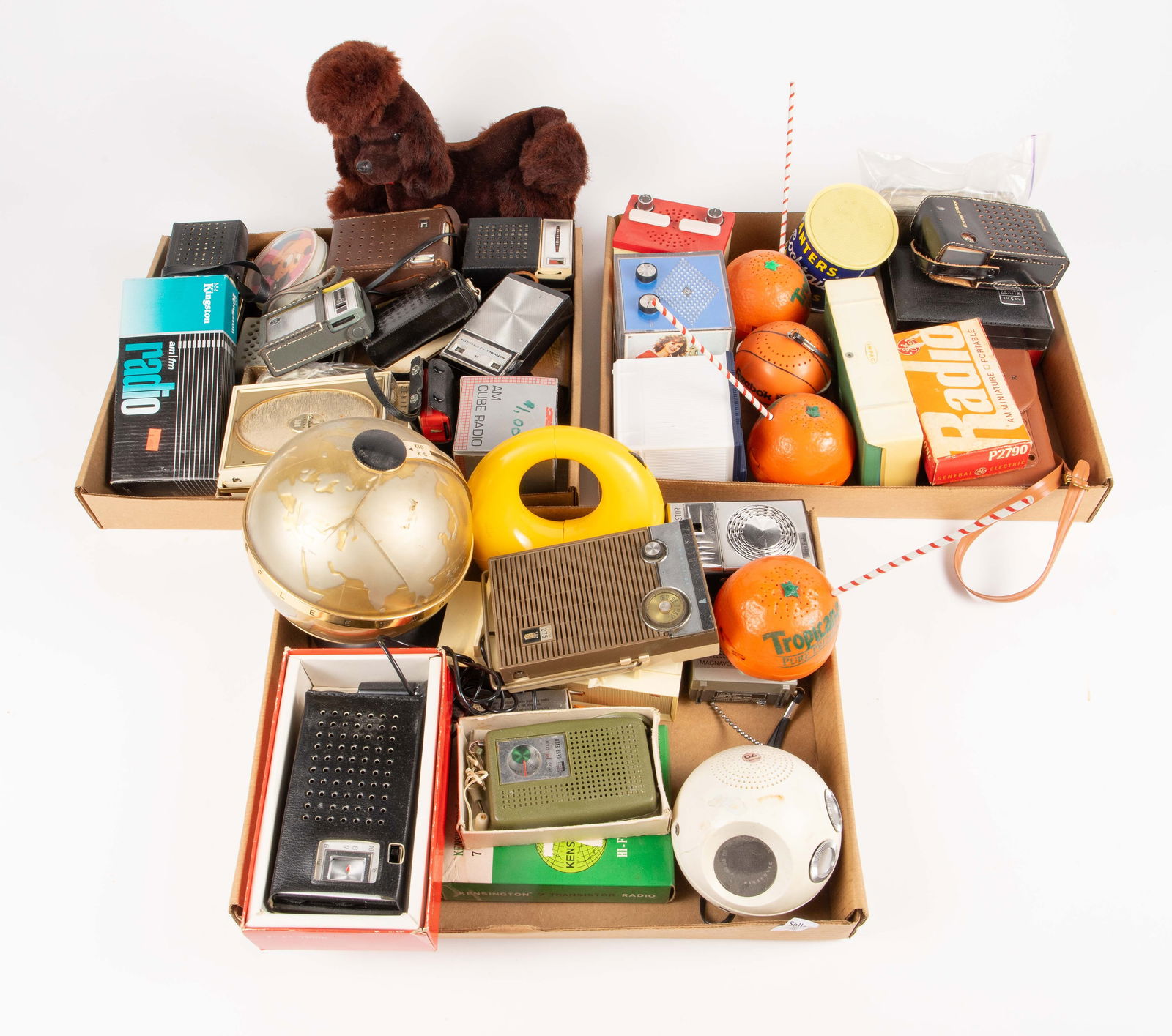 Large Lot of Vintage Radios - Transistor & More. (1 of 6)