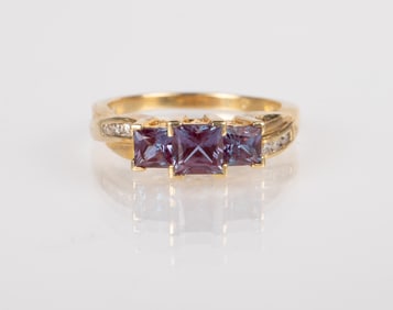 14K Gold Purple Stone & Diamond Ring, THL.
