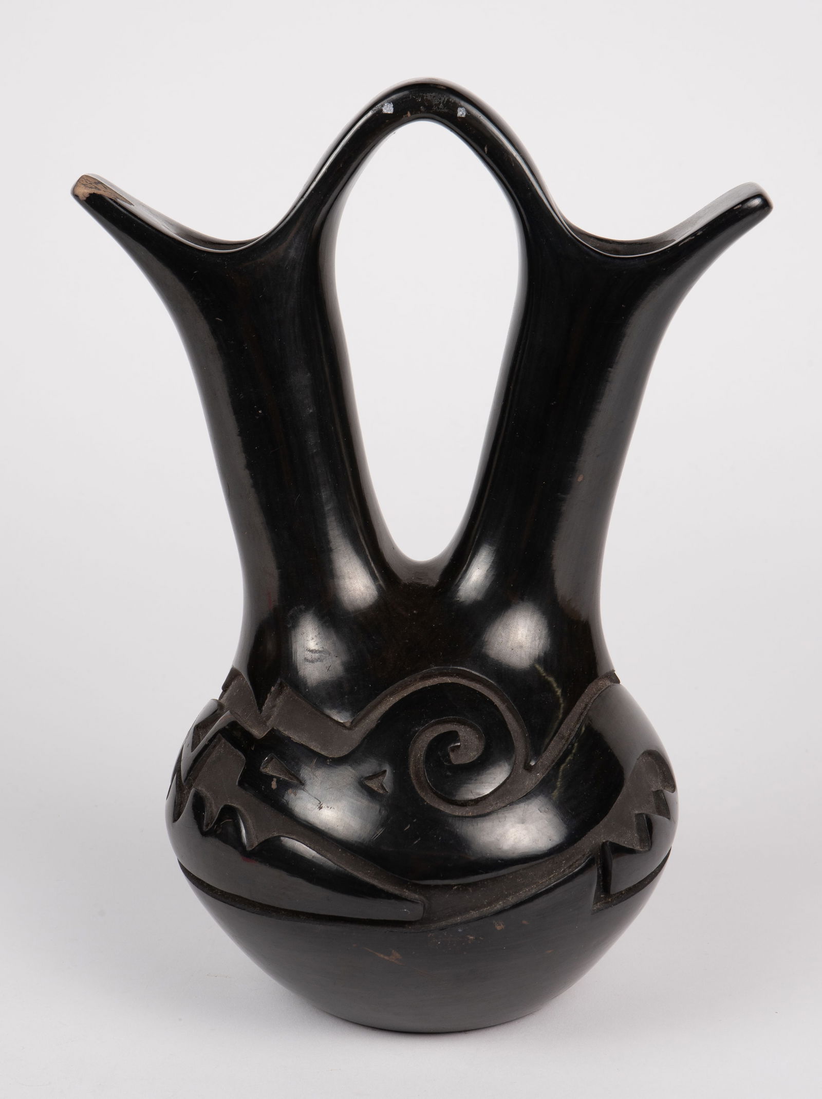 Phyllis Tafoya Santa Clara Pueblo Wedding Vase. (1 of 5)