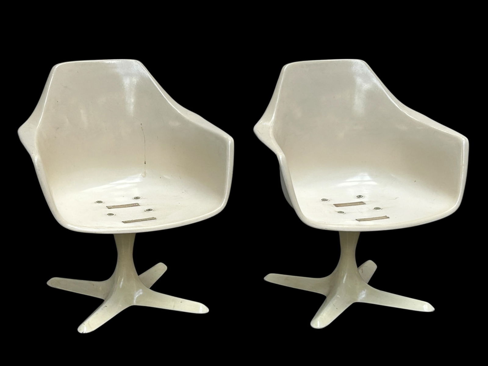 Pair of Mid Century Modern Burke Tulip Chairs. (1 of 7)