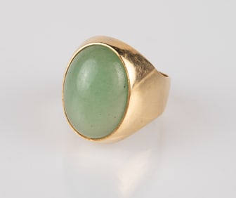 14K Gold & Jade Ring.