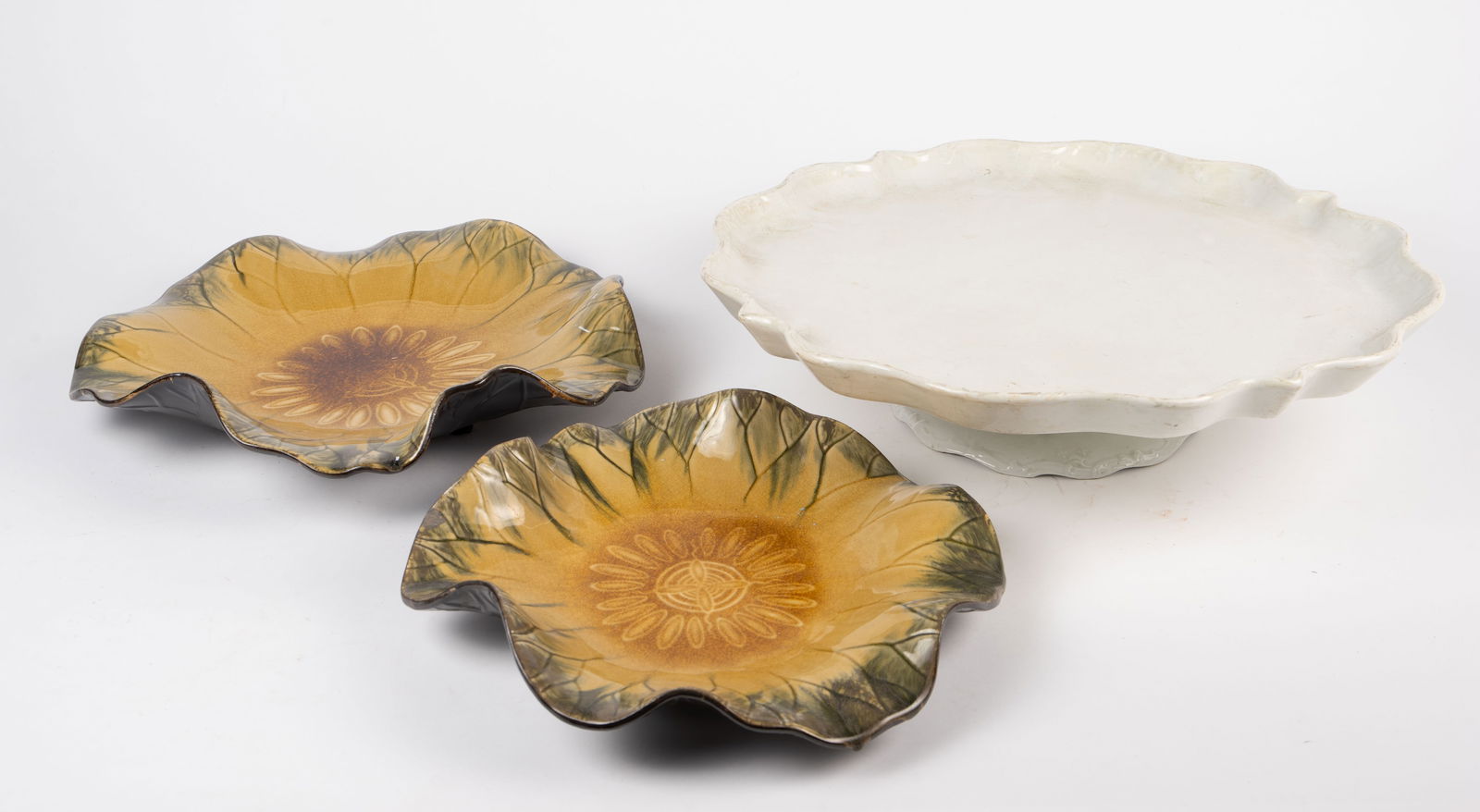 3 Ceramic Serving Plates, inc. Footed & Floral. (1 of 5)