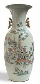 Large Early 20th Century Chinese Porcelain Vase.