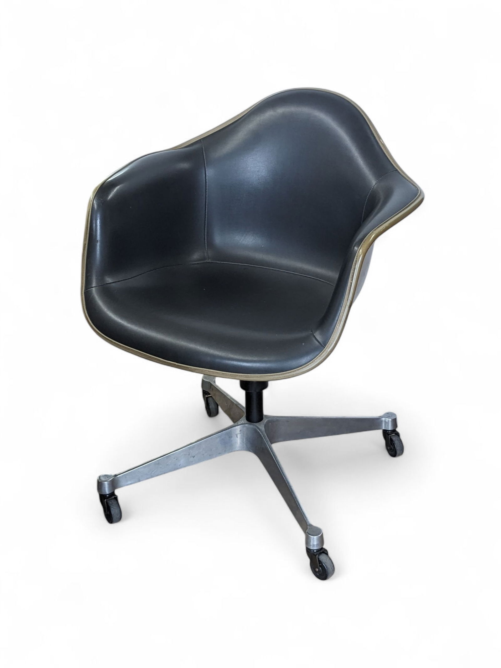 Eames Herman Miller Shell Desk Chair. (1 of 4)