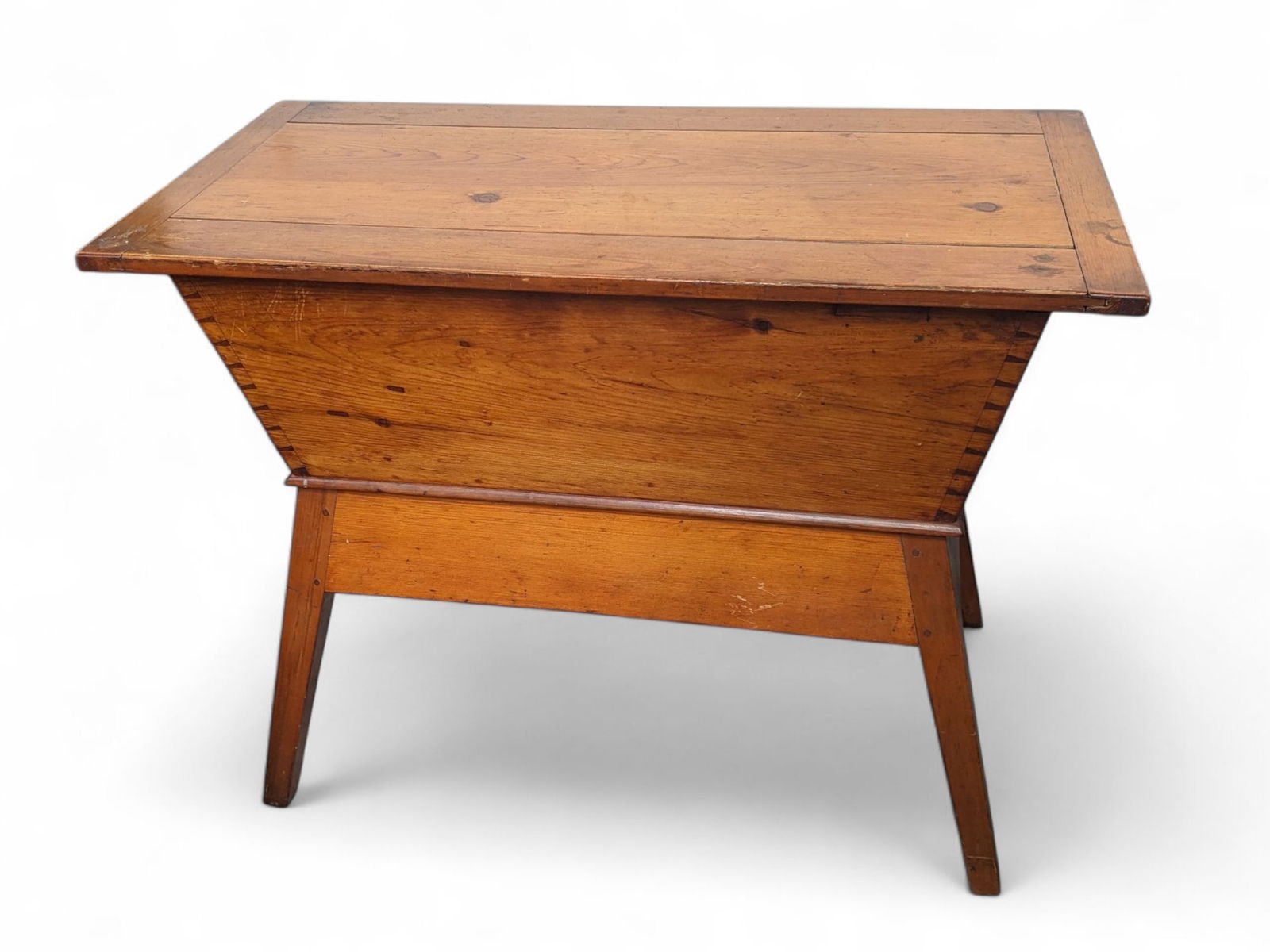 American Pine Dovetailed Dough Boy on Stand. (1 of 2)