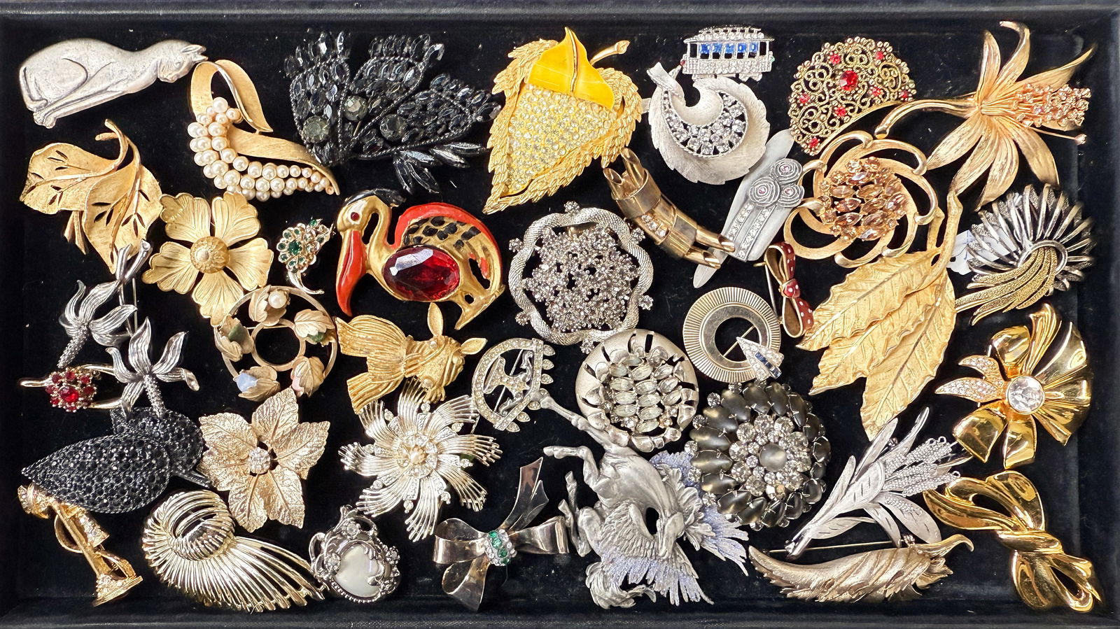 Lot Vintage Costume Brooches - Kramer, J.J., Etc. (1 of 3)