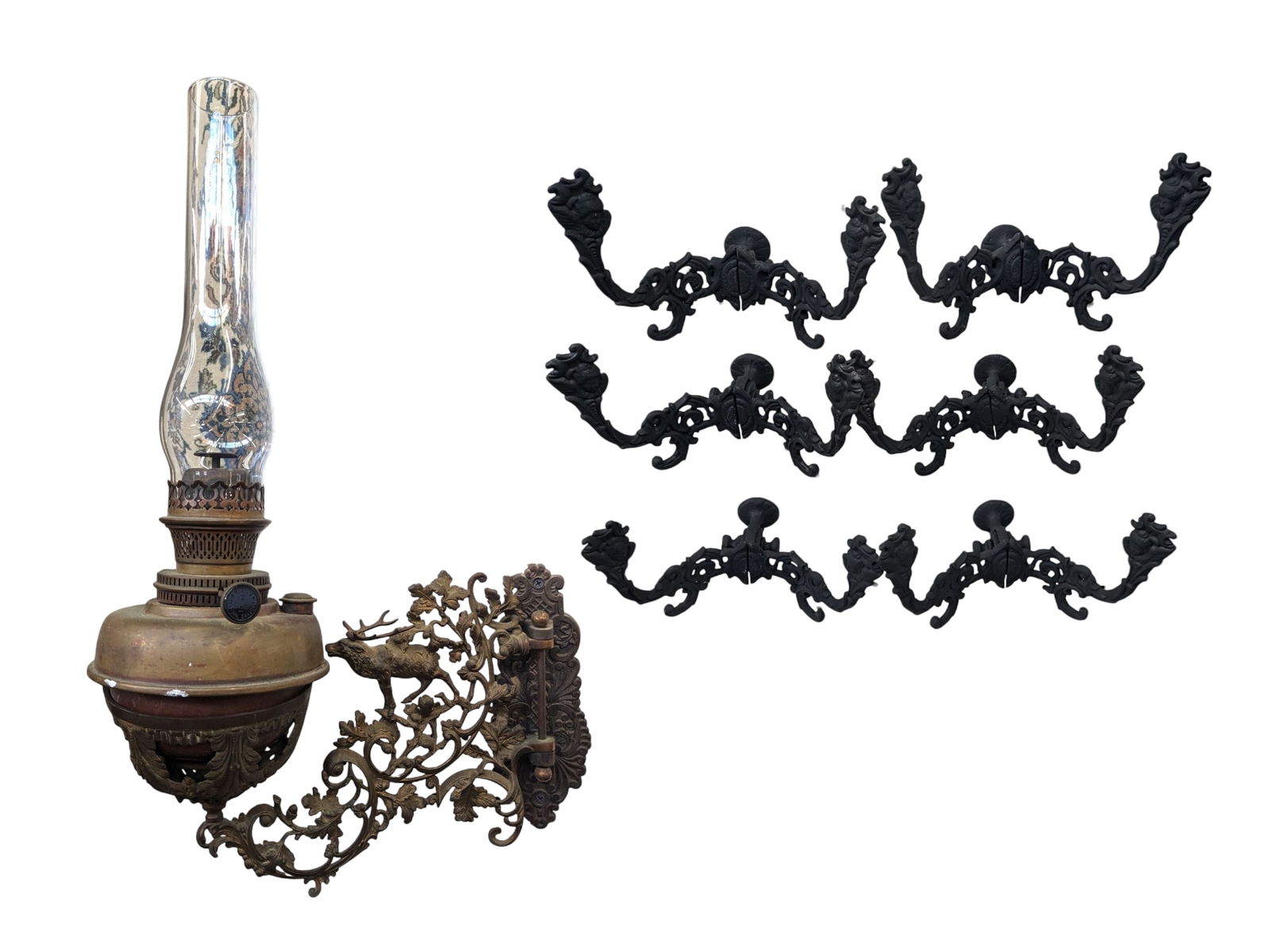 Lot: Young's Central Drought Elk Oil Lamp & Hooks. (1 of 4)