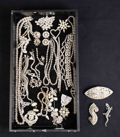 Lot: Vintage Rhinestone Jewelry, inc. Coro Duette.