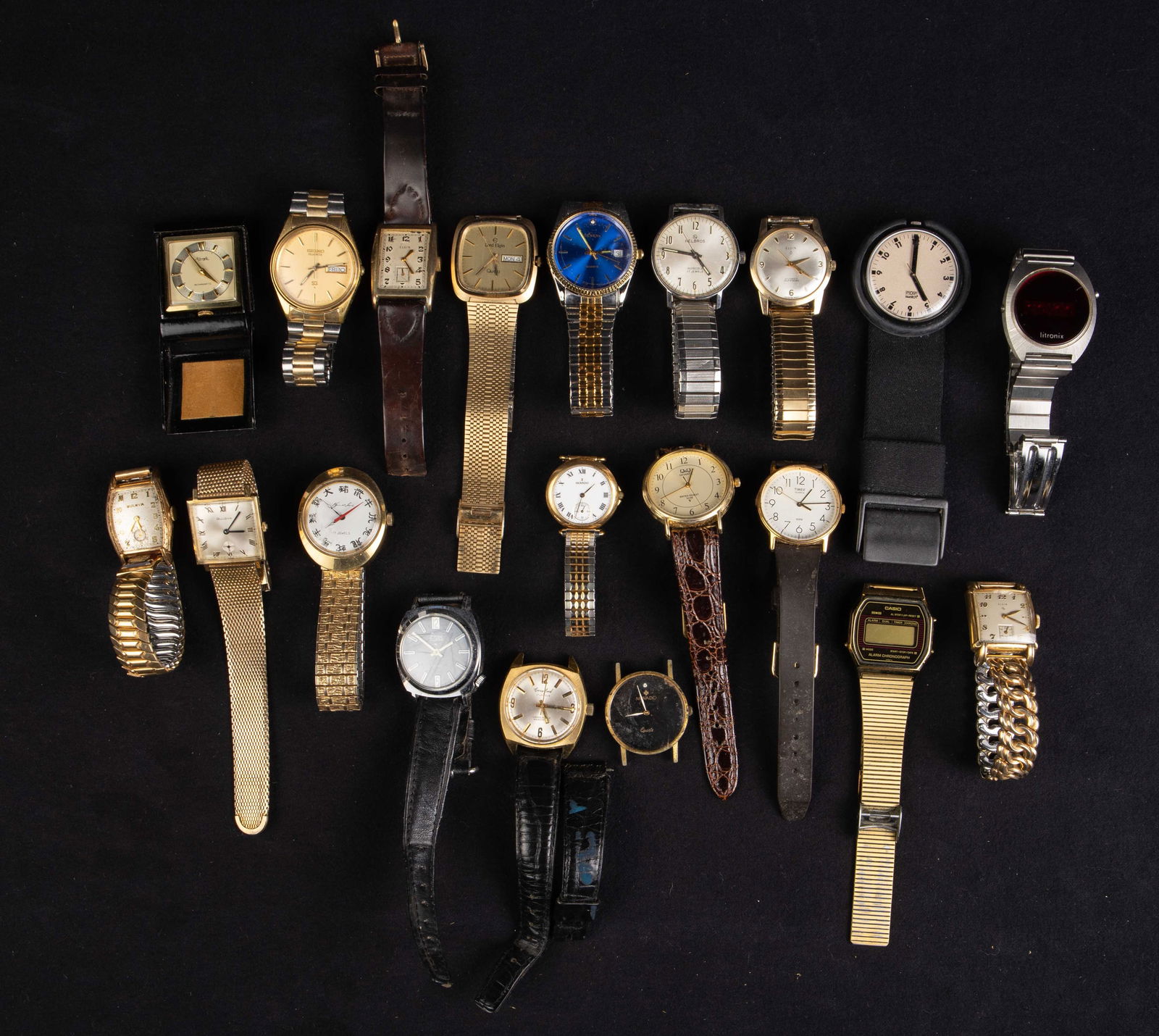 Lot of Mostly Vintage Mens' Watches. (1 of 8)