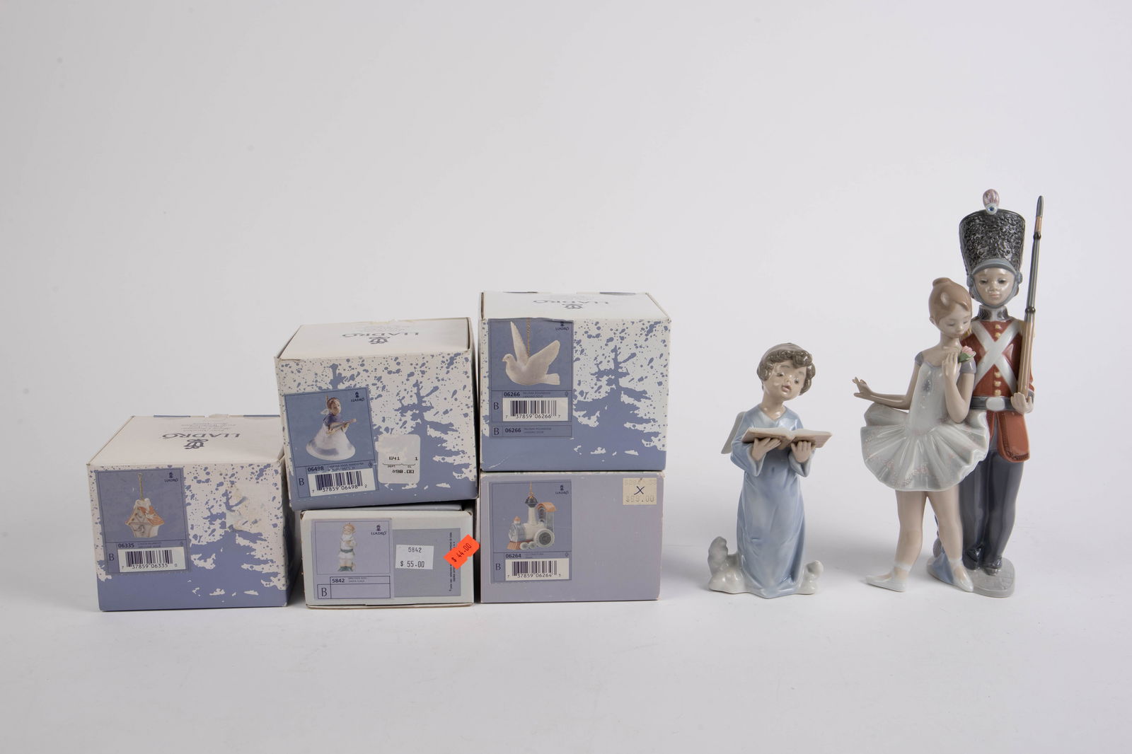 Lot of Lladro Christmas Figurines & Ornaments. (1 of 8)