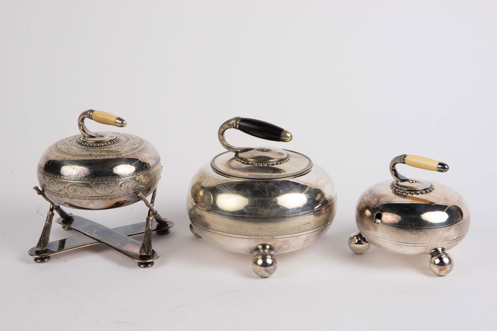 3 English Silverplate Curling Theme Shaped Dishes. (1 of 9)