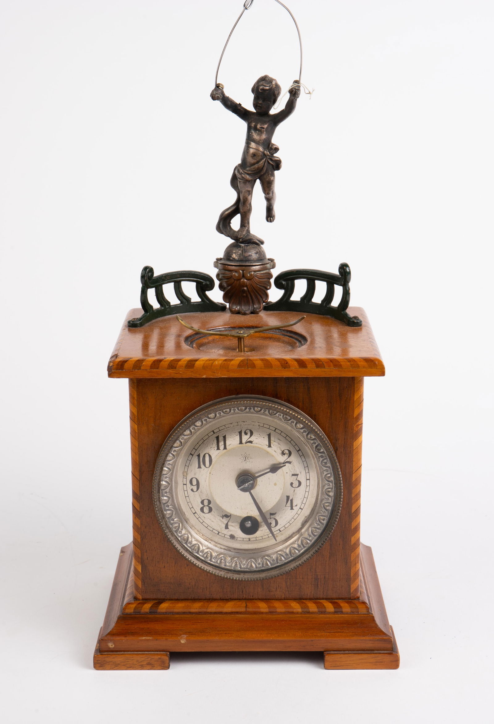 Junghans Figural Wooden Anniversary Clock. (1 of 8)