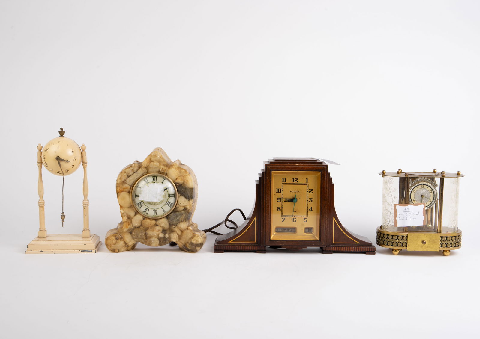 4 Vintage Table Clocks - Bulova, Schmid Kundo. (1 of 17)