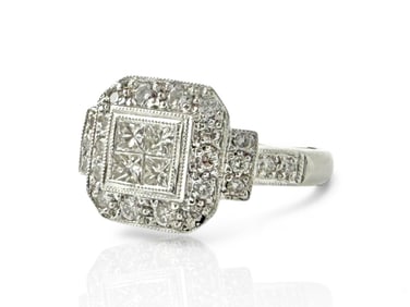 Brilliant Diamond Cluster Platinum Ring.