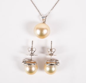 14K Gold, Pearl & Diamond Necklace & Earrings Set.