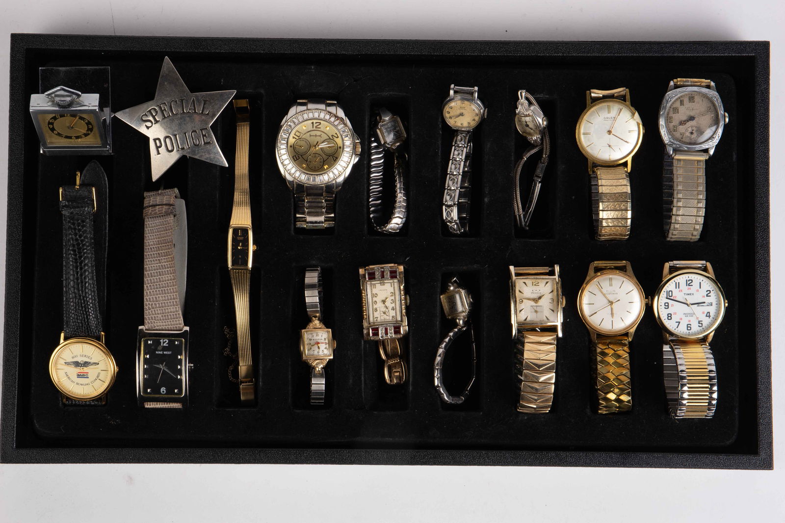 Lot of 16 Vintage Watches - Gruen, Elgin, Bulova. (1 of 12)