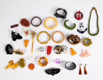 Lot of Mostly Bakelite Jewelry - Carved, Animals.