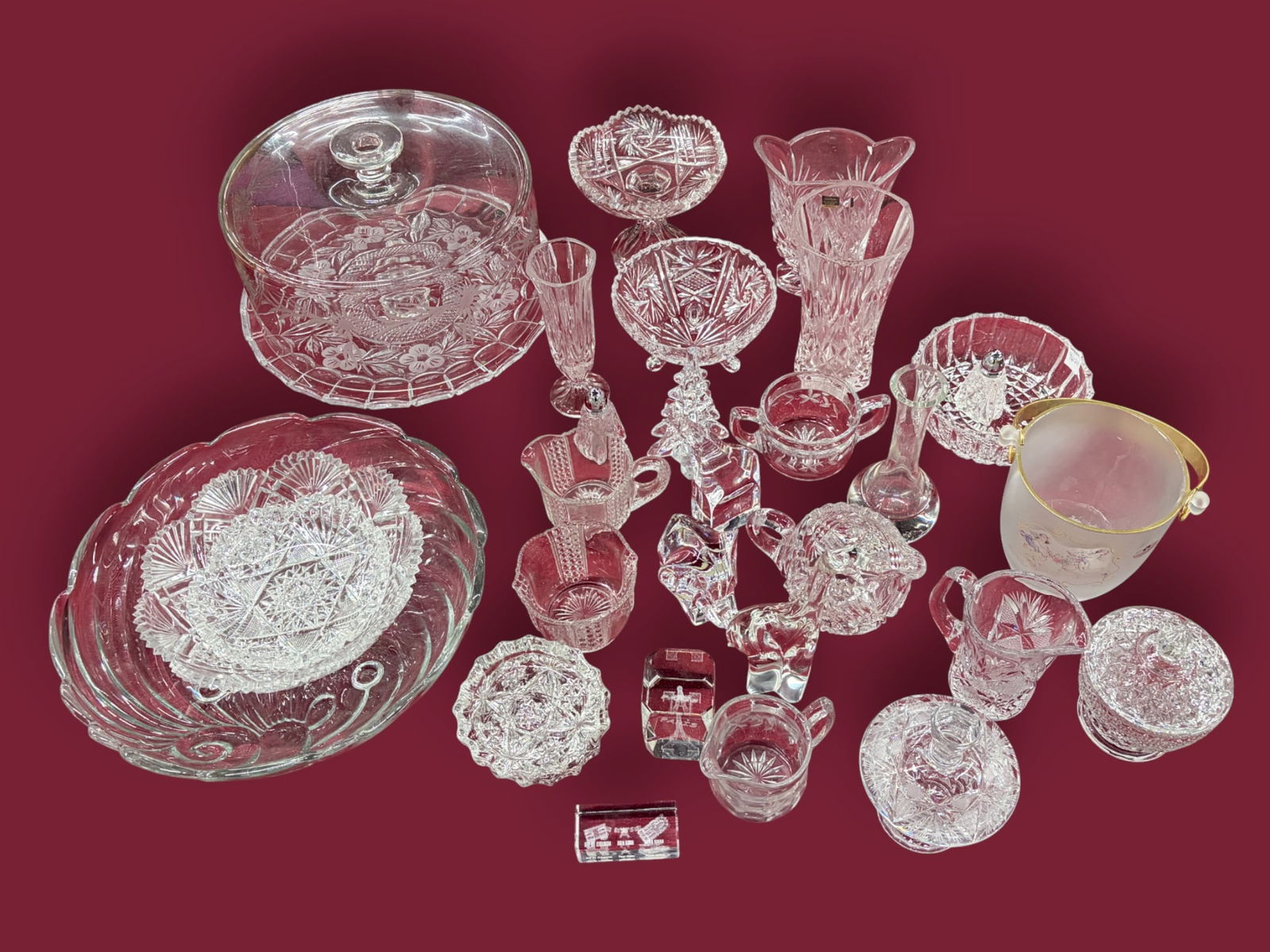 Lot of Cut Crystal Items - Orrefors, Cake Stand.: The lot contains 30 items, including a couple of Orrefors animal paperweights. There are small jugs, small bowls, vases, lidded containers, paperweights, ashtrays, a salt and pepper shaker, a salad bo