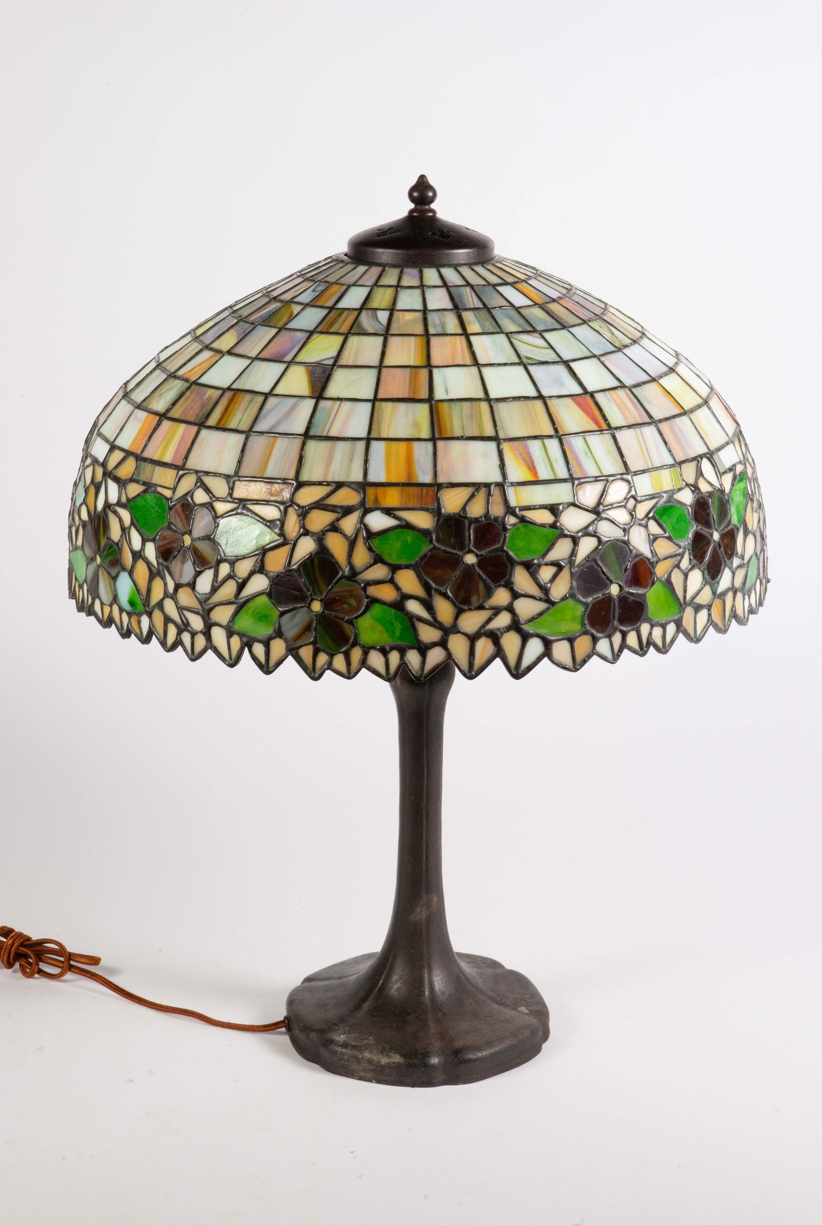 Handel Periwinckle Stained Leaded Glass Table Lamp (1 of 11)