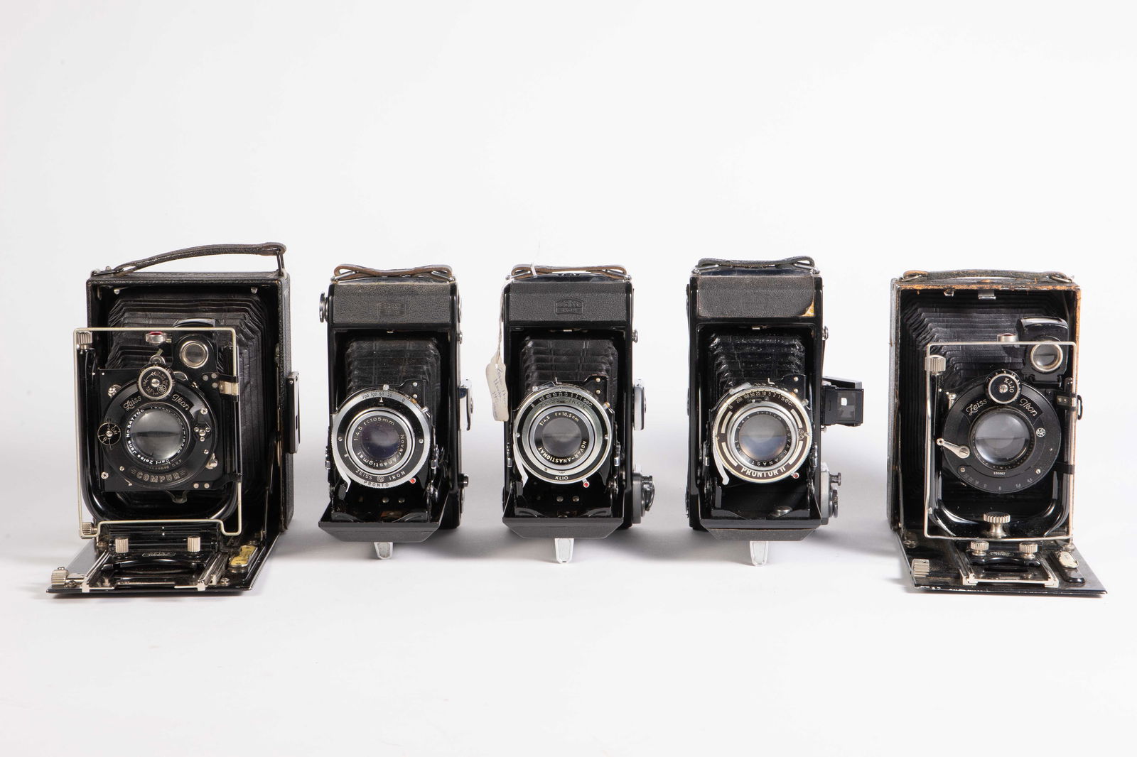 Five Zeiss Ikon Vintage Film Cameras. (1 of 7)