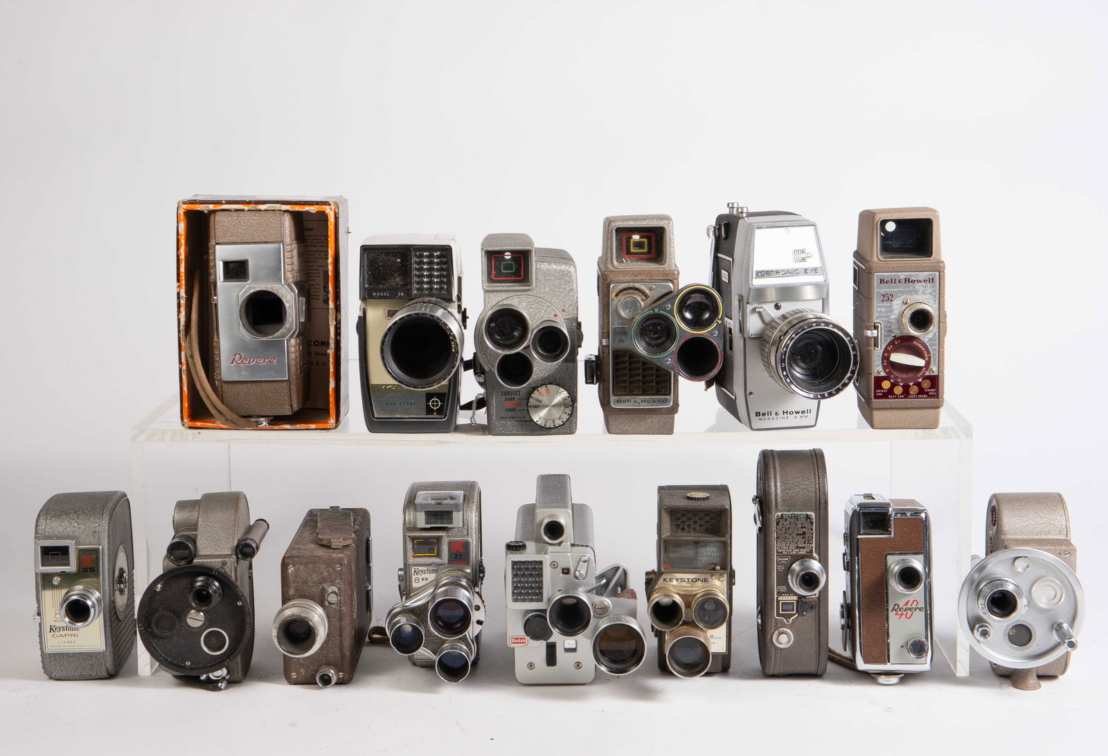 Large Lot of 8mm Film / Cine / Movie Cameras. (1 of 2)