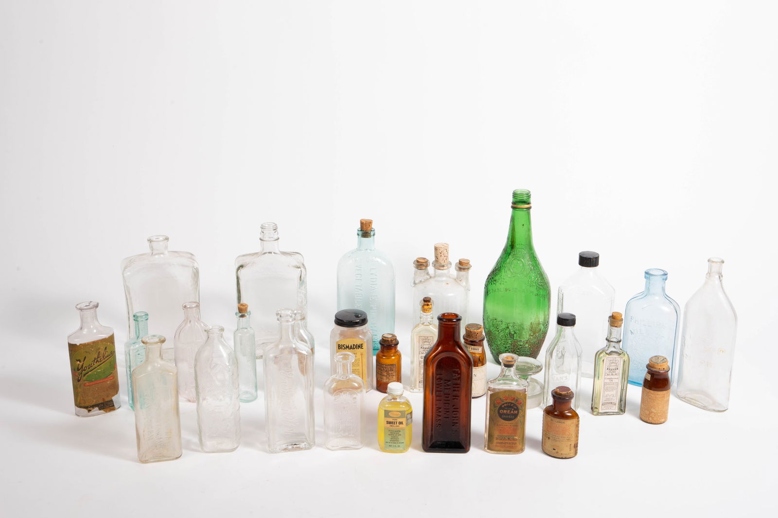 Lot of Antique Mostly Empty Medicine Bottles. (1 of 7)