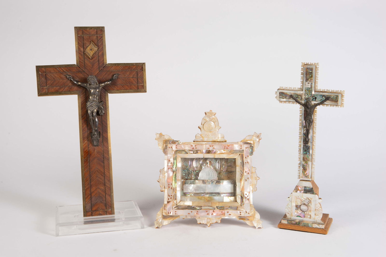 Lot of MOP Religious Art - Crucifixes & Taj Mahal.: The lot contains 3 items. First, there is a tabletop mother of pearl and abalone tessellated Taj Mahal art piece. It is in an etched and cut mother of pearl and abalone ornate frame with an easel back