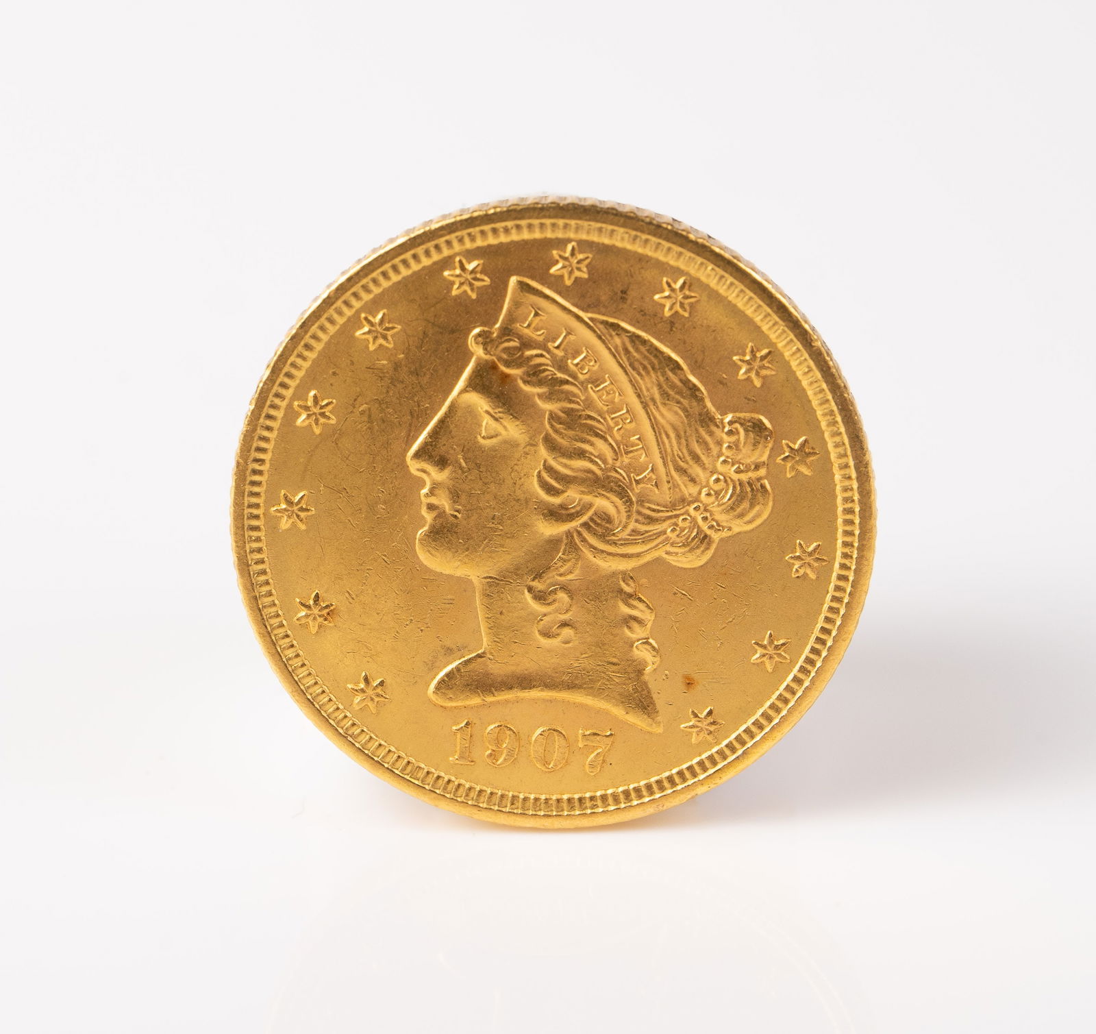 1907 $5 Liberty Head Gold Half Eagle Coin. (1 of 2)