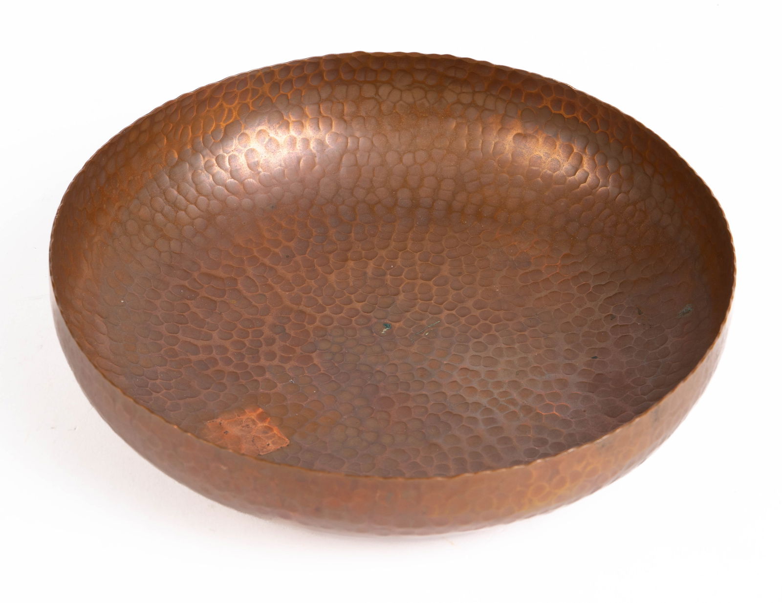 Signed Northland Hand-Hammered Copper Bowl.: Overall, it looks to be in good condition, with some small stains and signs of surface wear. It measures 7 3/4" across and 1 3/4" tall. In-house shipping is available. Please see our website regarding