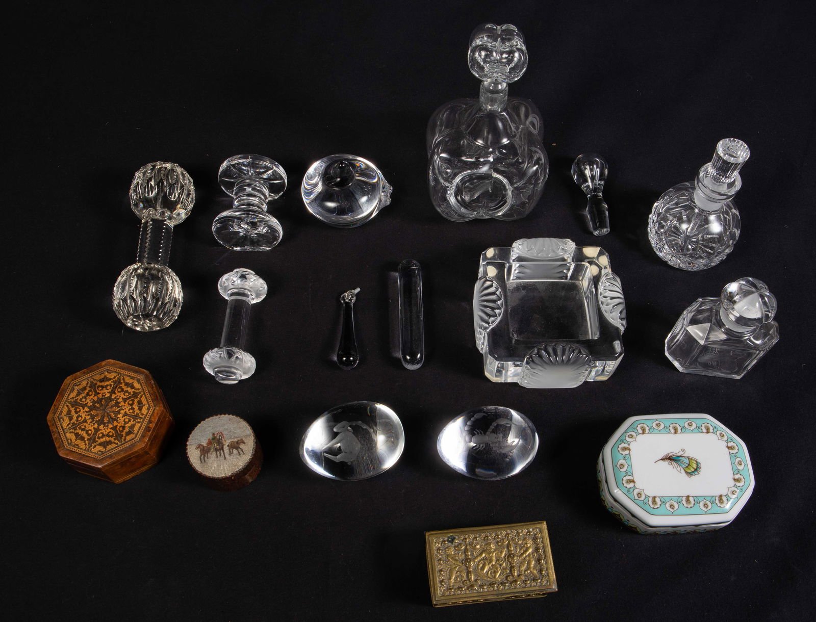Lot: Lalique & Kosta Crystal, Other Table Articles (1 of 12)