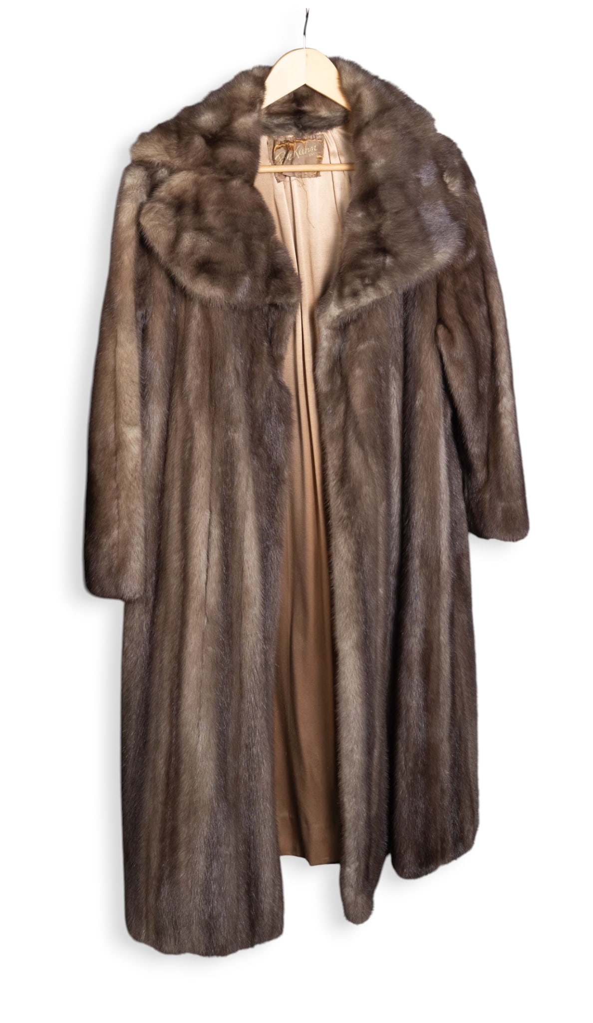 Ben Kahn Tan Mink Fur Coat. (1 of 3)