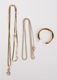 Lot: 14K Gold Chain, Pendant, and Scrap.