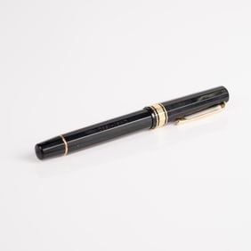 Omas 1930 Gentleman Fountain Pen w/ 14K Gold Nib.