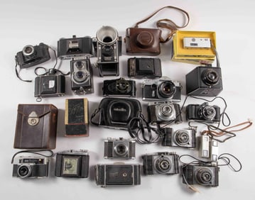 Large Lot of Vintage Film Cameras.