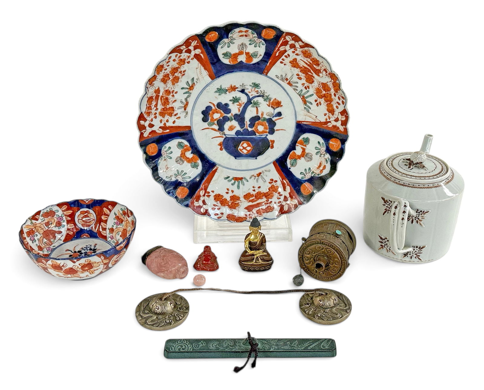 Lot: Chinese Export Teapot & Assorted Items. (1 of 16)