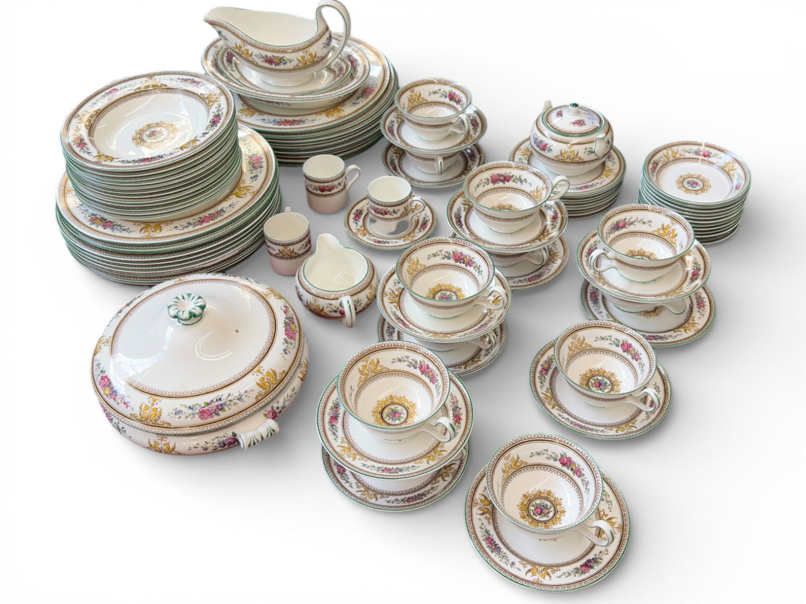 93 Pc. Wedgwood "Columbia" Dinner Service Set. (1 of 4)