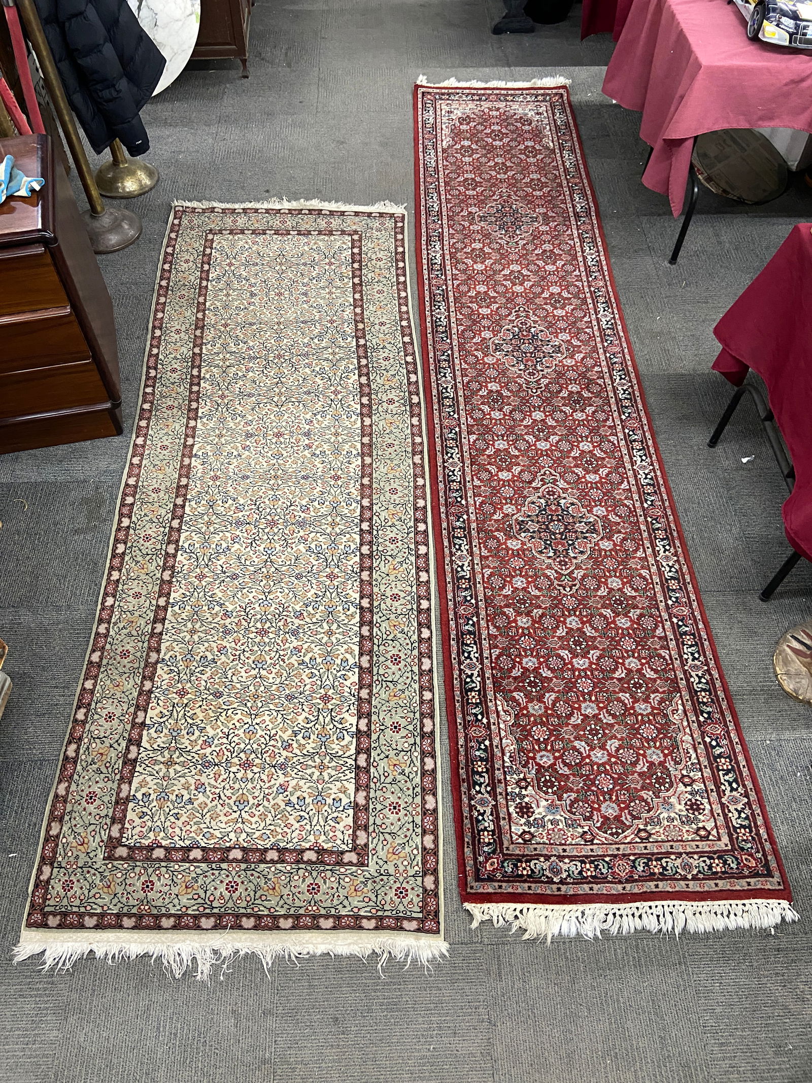 Lot of 2 Runner Rugs - Hereke & Bidjar Pattern. (1 of 6)