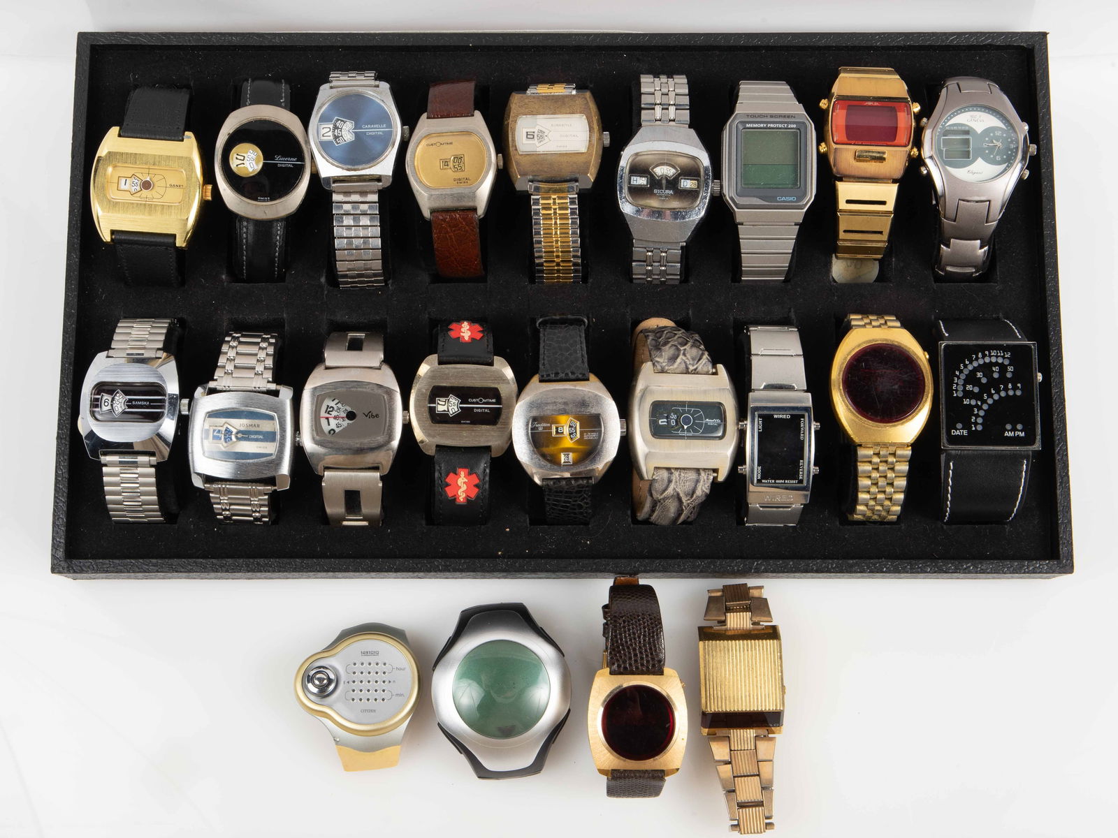 Lot of 22 Vintage Jump Hour or Digital Watches. (1 of 10)