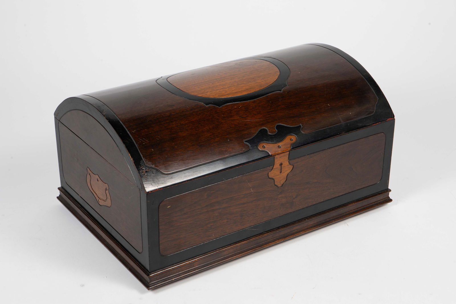 Vintage or Antique Wood Box w/ Domed Lid.: This dresser top storage chest has some scratches, but looks to be in overall good condition. It measures 16 1/4" x 11" x 8 1/2". In-house shipping is available. Please see our website regarding our i