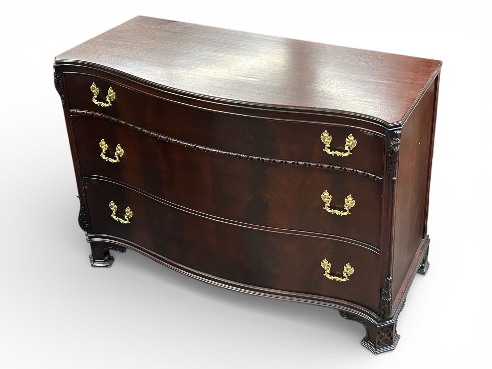 Mahogany Georgian Style Chest of Drawers. (1 of 9)