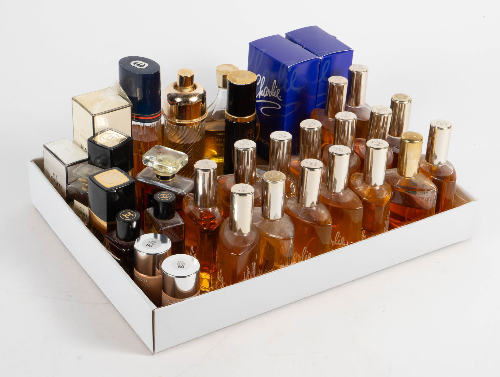 Lot of Perfumes & Makeup - Chanel, Gucci, Ricci. (1 of 3)