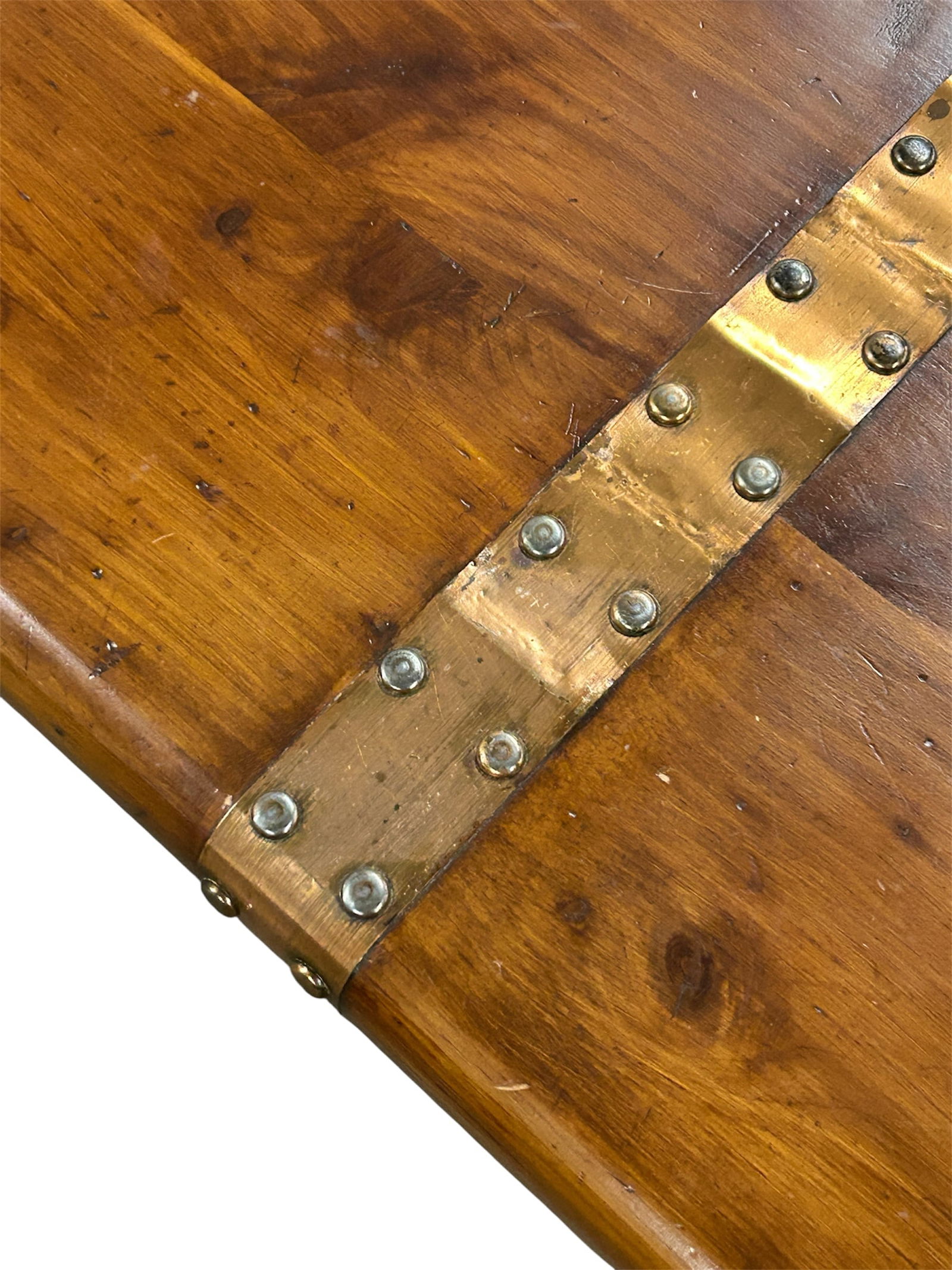 Vintage Cedar Chest. - 4