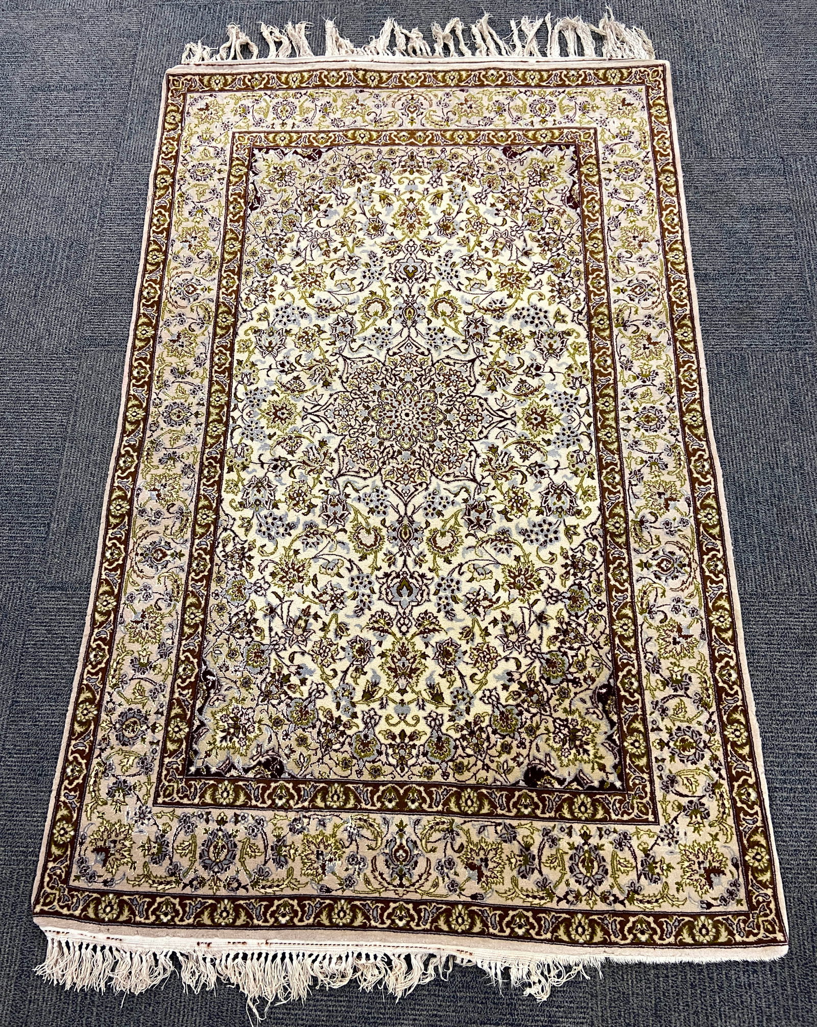 3' 7" x 5' 9" Silk Foundation Isfahan Rug. (1 of 5)