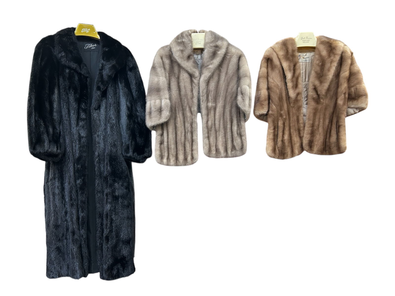3 Mink Furs - Full Length Black & 2 Light Stoles. (1 of 19)