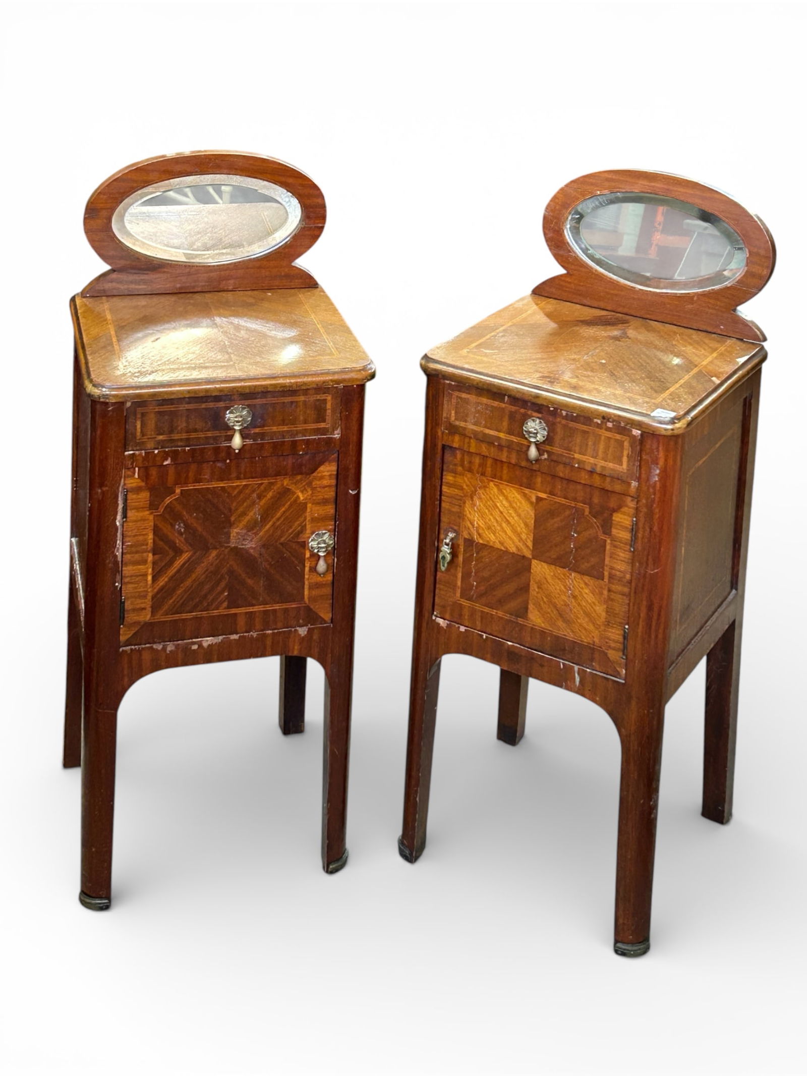 Pair of Art Deco Nightstands. (1 of 5)